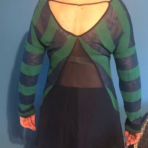 Woman’s medium top